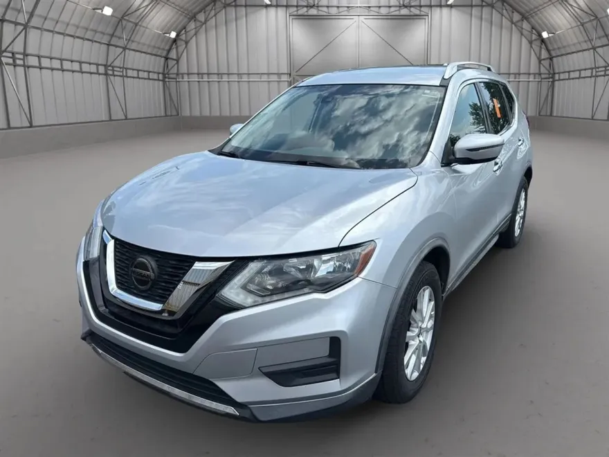 2020 Nissan Rogue SV photo 1