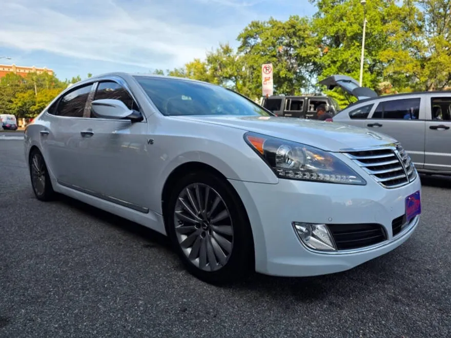 2015 Hyundai Equus Signature photo 1