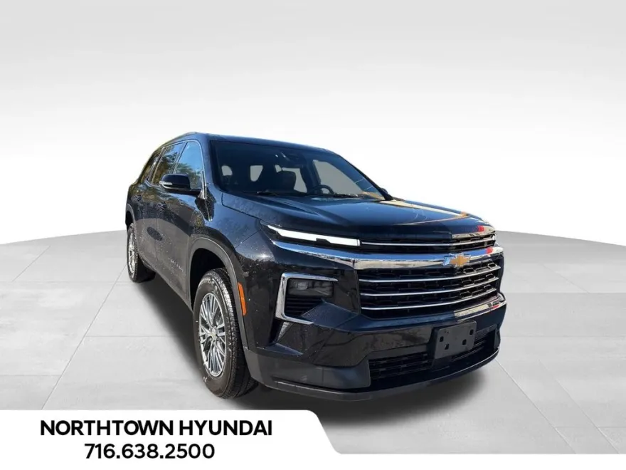 2025 Chevrolet Traverse photo 1