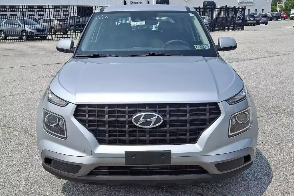 2022 Hyundai Venue SE photo 1