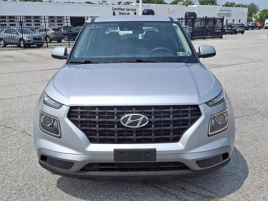 2022 Hyundai Venue SE photo 1