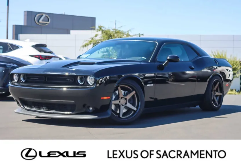 2018 Dodge Challenger R/T photo 1