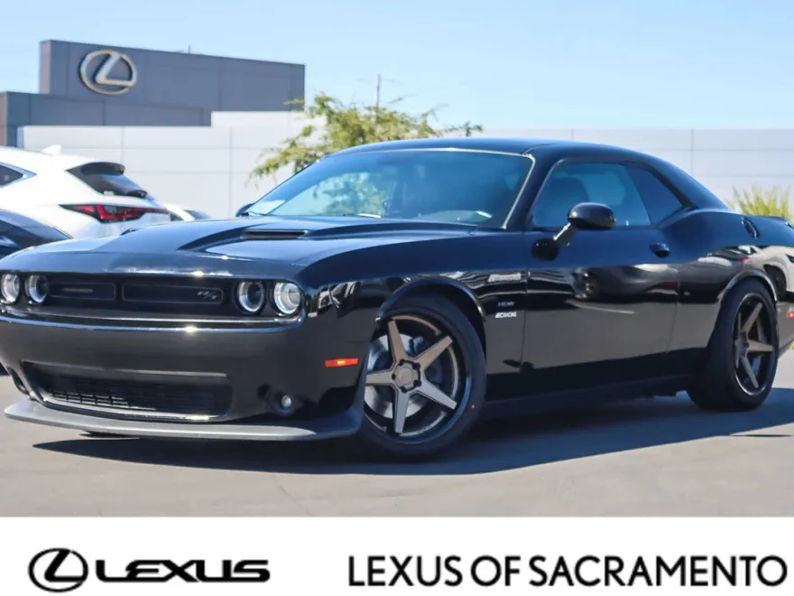 2018 Dodge Challenger R/T photo 1