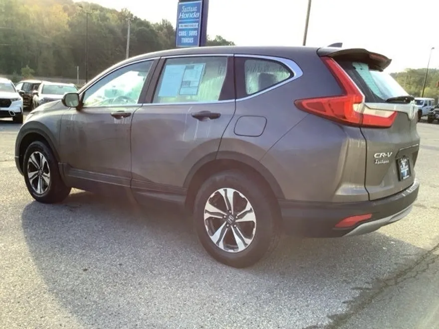 2017 Honda CR-V LX photo 1