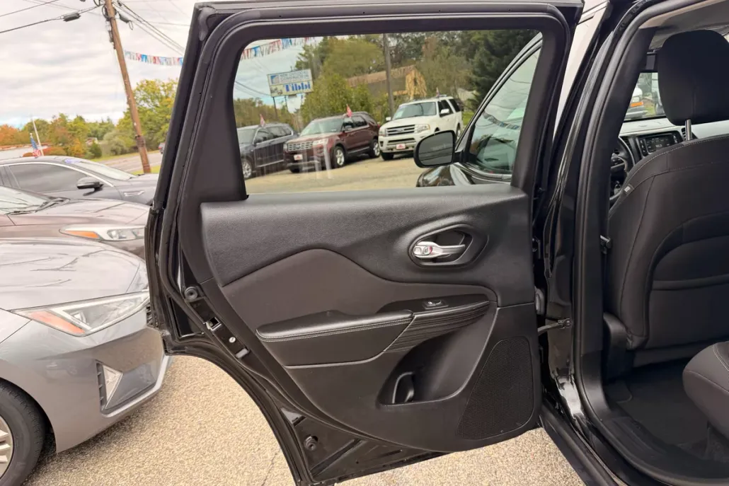 2014 Jeep Cherokee Latitude photo 1