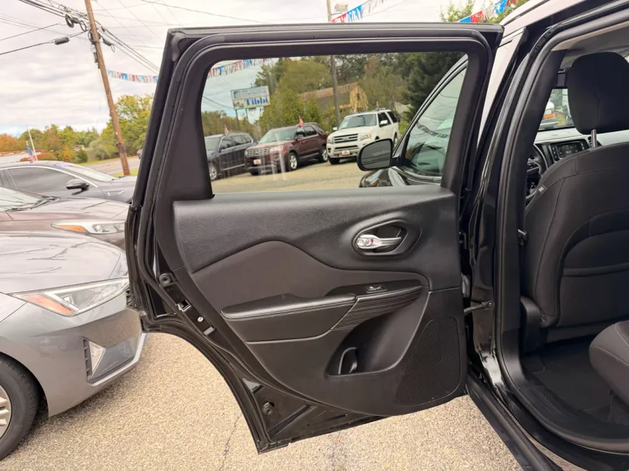 2014 Jeep Cherokee Latitude photo 1