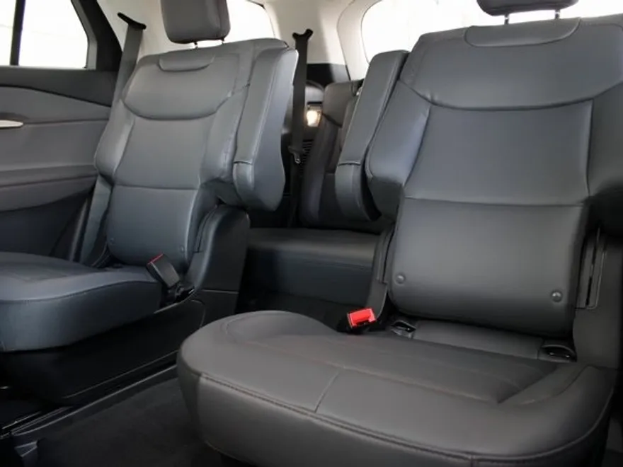 2025 Ford Explorer photo 1