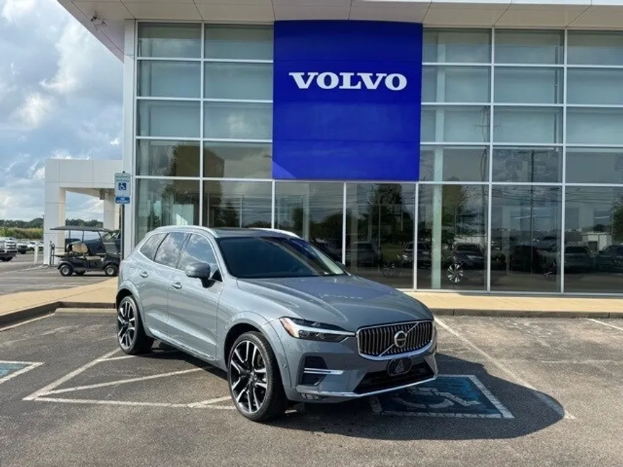 2023 Volvo XC60 B5 Ultimate photo 1