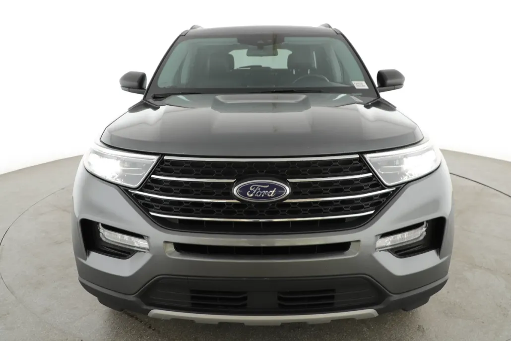 2022 Ford Explorer XLT photo 1