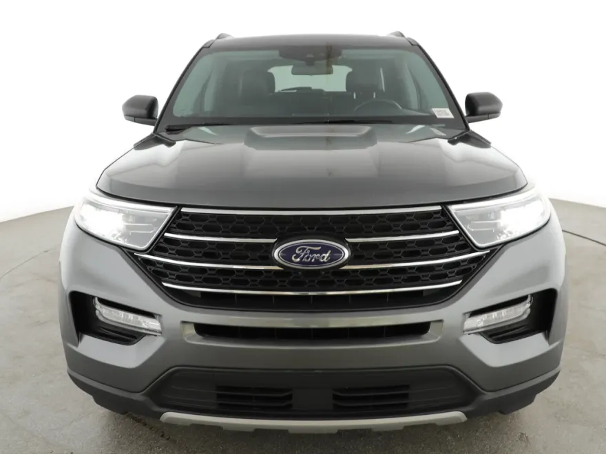2022 Ford Explorer XLT photo 1