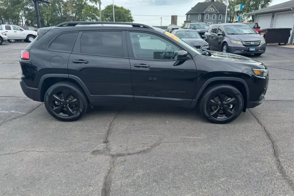 2021 Jeep Cherokee Altitude photo 1