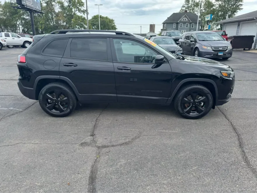 2021 Jeep Cherokee Altitude photo 1