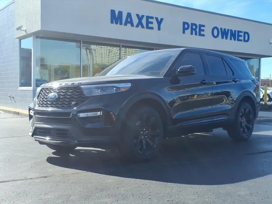 2022 Ford Explorer ST photo 1