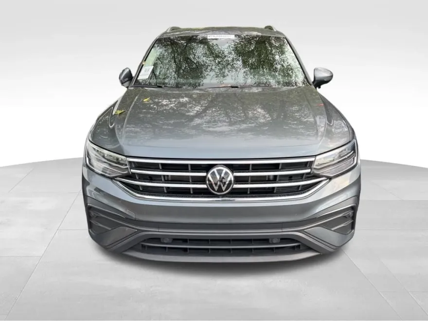 2022 Volkswagen Tiguan SE photo 1