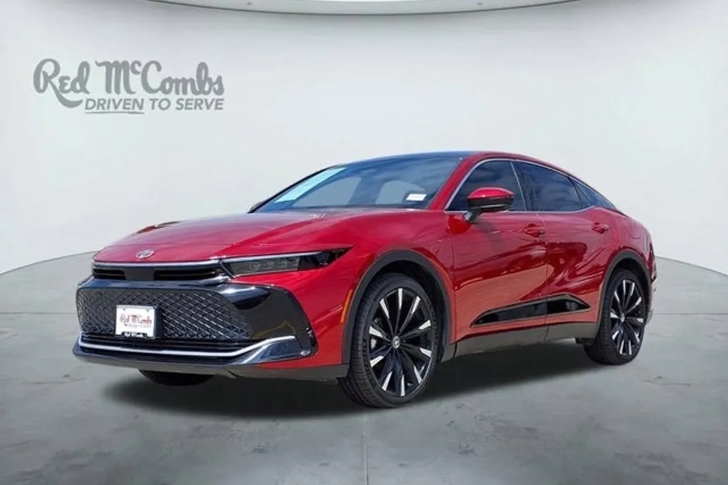 2023 Toyota Crown Platinum photo 1