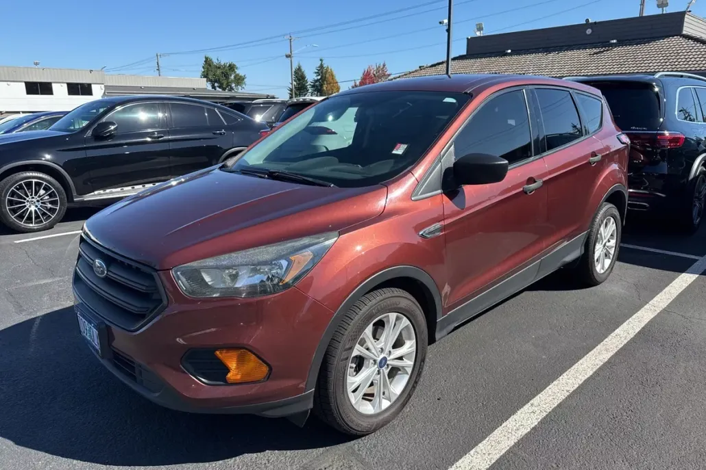 2018 Ford Escape S photo 1