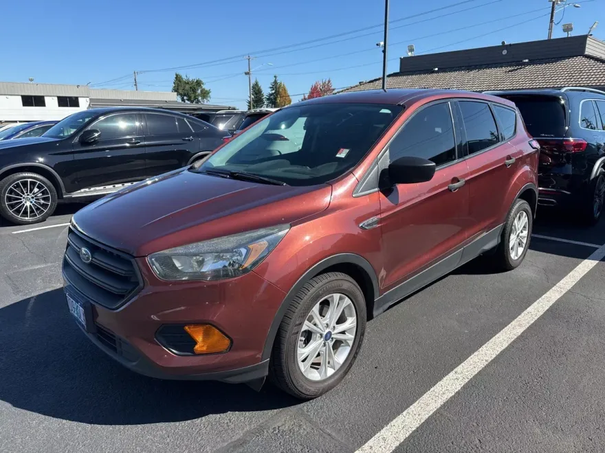 2018 Ford Escape S photo 1