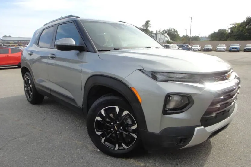 2023 Chevrolet Trailblazer LT photo 1