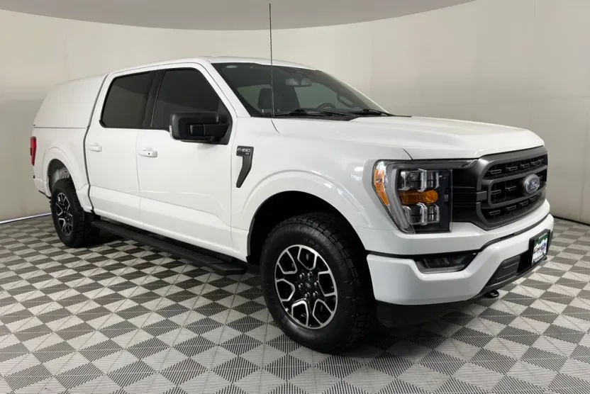 2023 Ford F-150 XLT photo 1