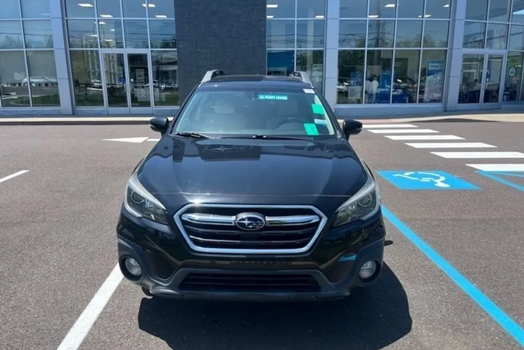 2019 Subaru Outback 2.5i Premium photo 1
