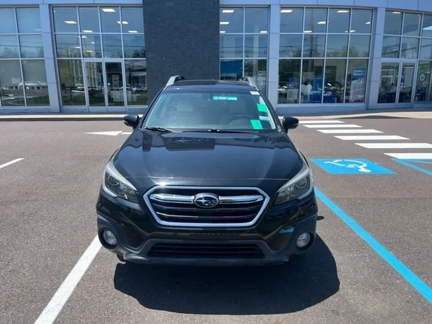 2019 Subaru Outback 2.5i Premium photo 1