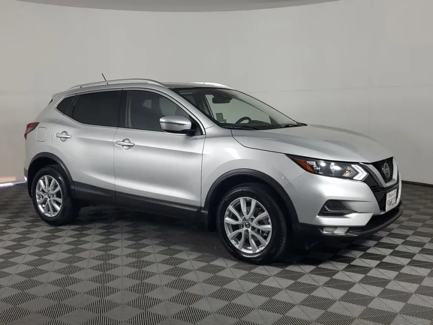 2022 Nissan Rogue Sport SV photo 1