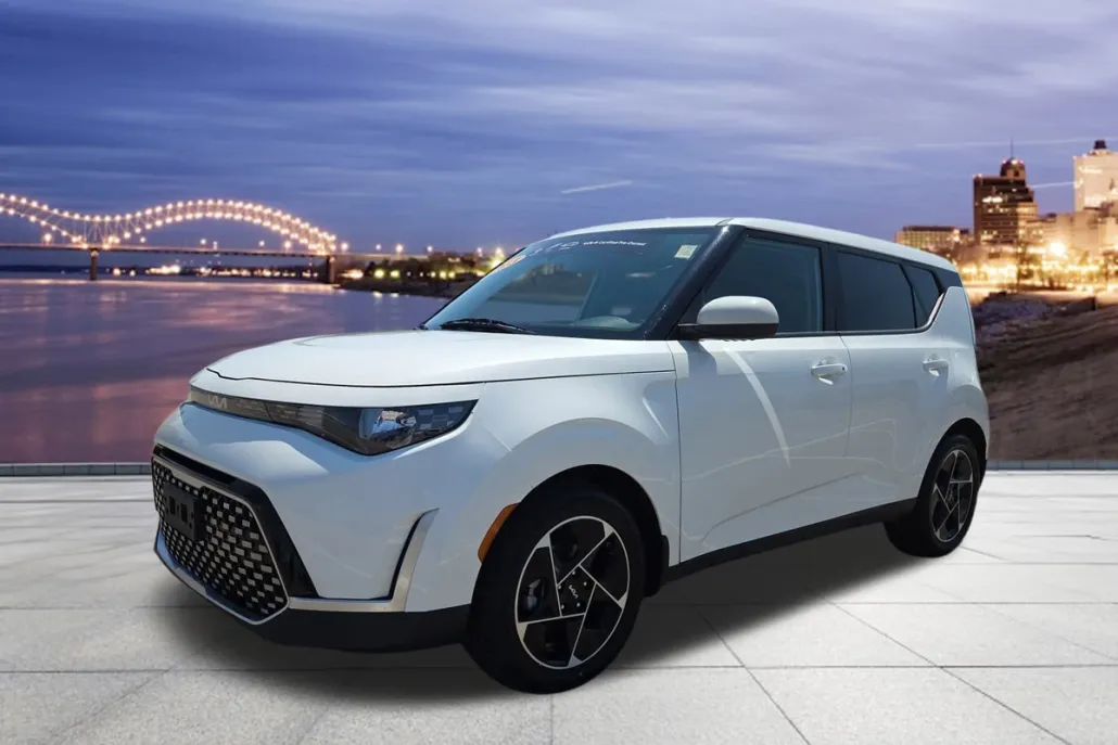 2023 Kia Soul EX photo 1
