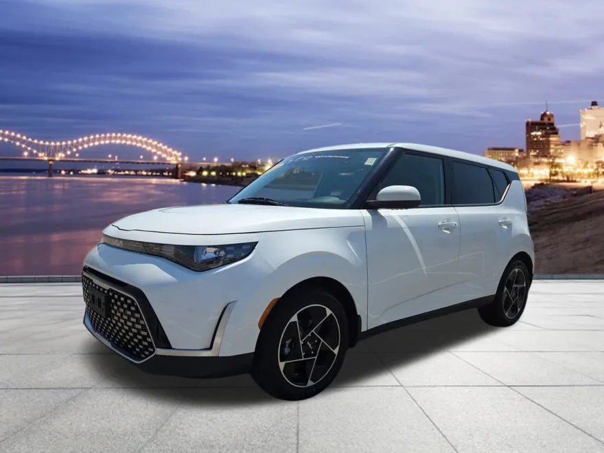 2023 Kia Soul EX photo 1