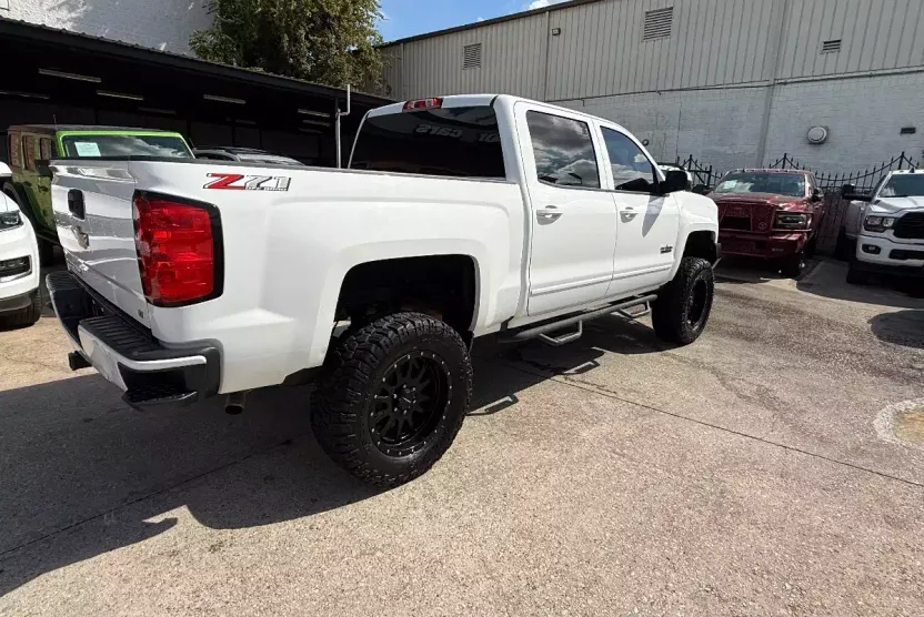 2018 Chevrolet Silverado 1500 Z71 photo 1