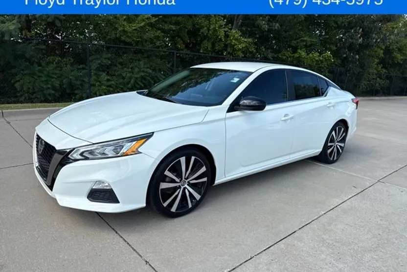 2020 Nissan Altima 2.5 SR photo 1