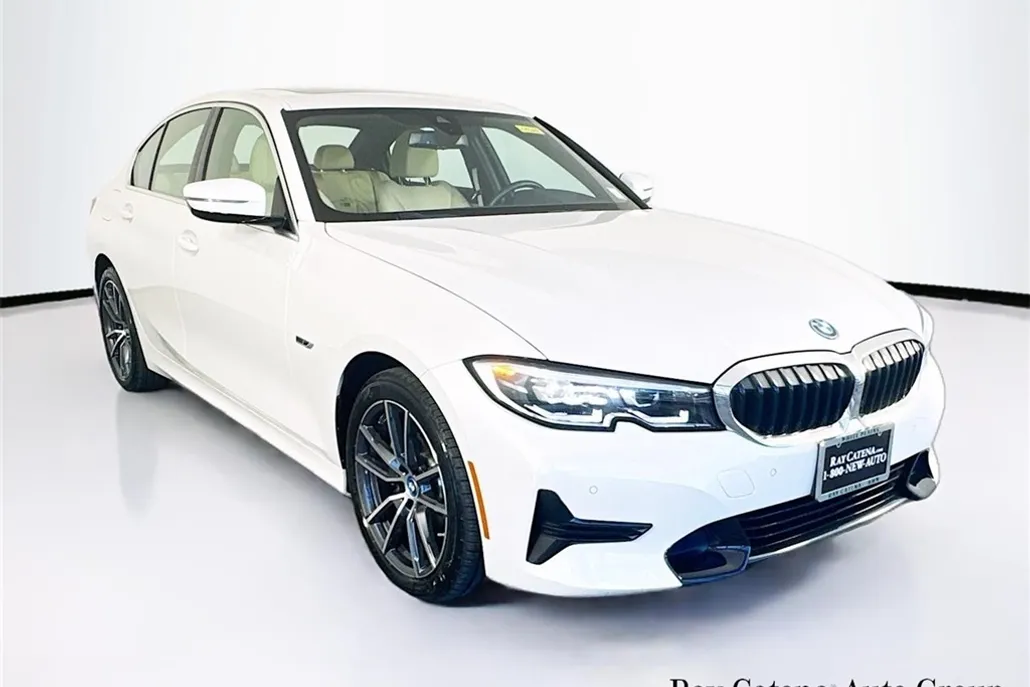2022 Bmw 330e 3-Series photo 1