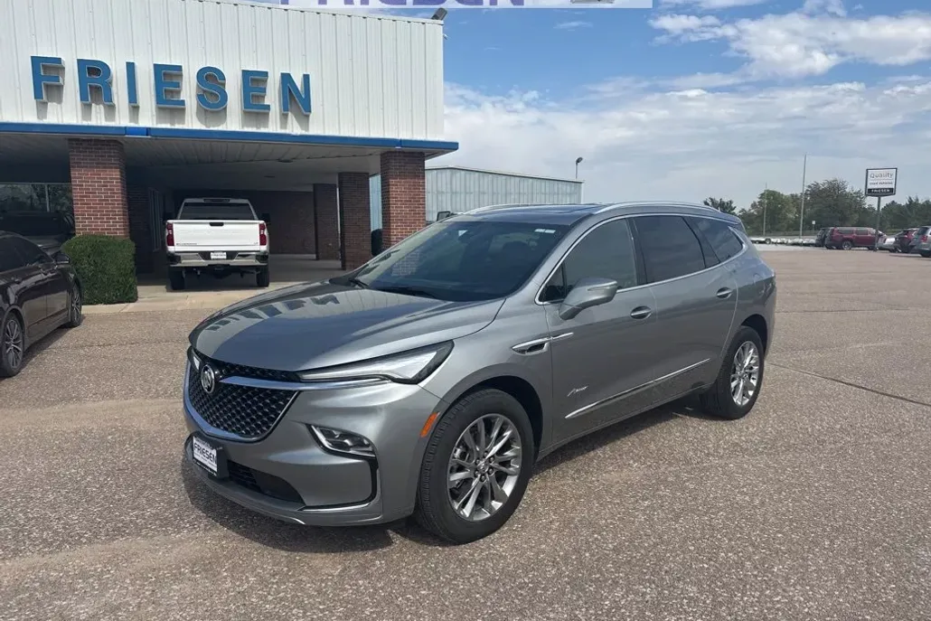 2023 Buick Enclave Avenir photo 1