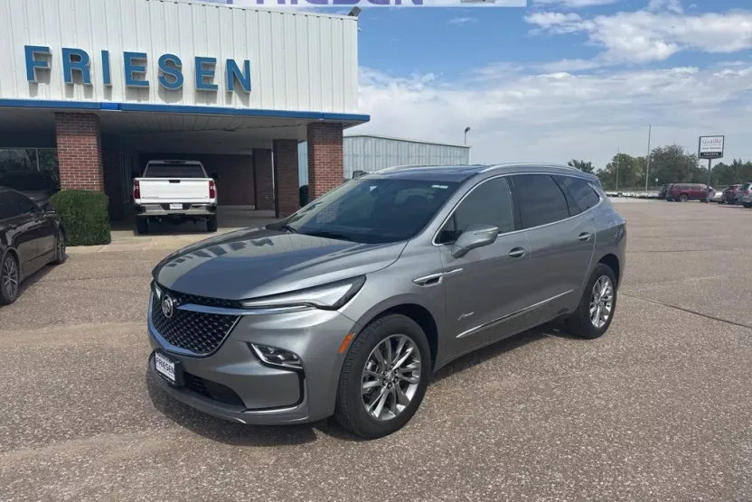 2023 Buick Enclave Avenir photo 1