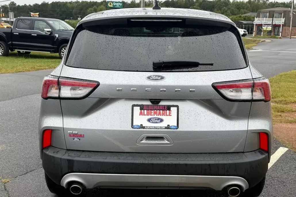 2022 Ford Escape SE photo 1