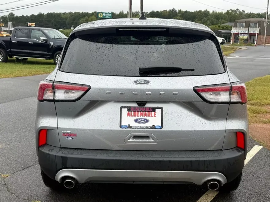 2022 Ford Escape SE photo 1