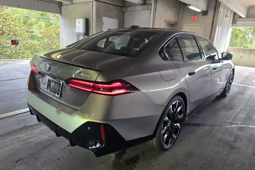 2025 Bmw i5 M60 photo 1