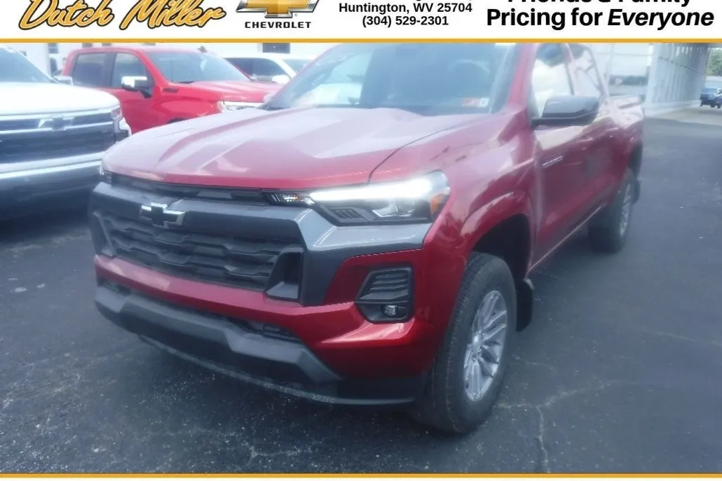 2025 Chevrolet Colorado Work Truck LT photo 1