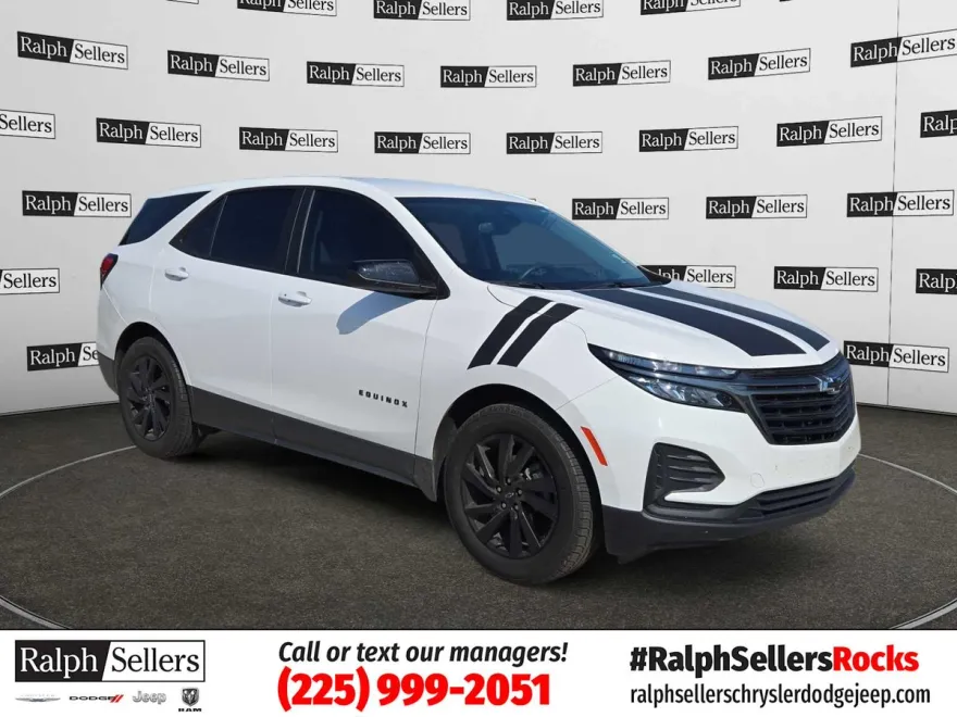 2023 Chevrolet Equinox LS photo 1