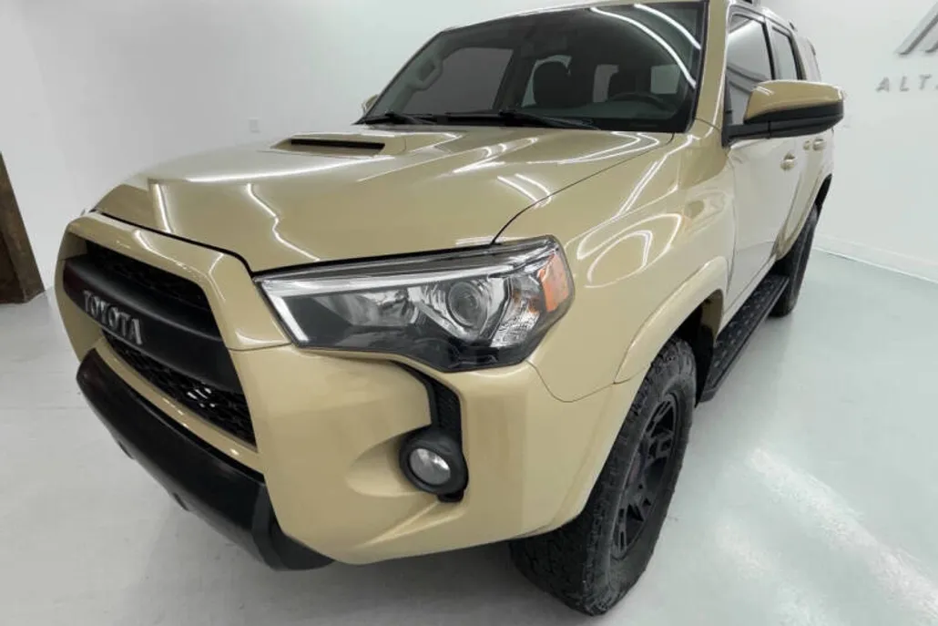 2016 Toyota 4Runner Base photo 1