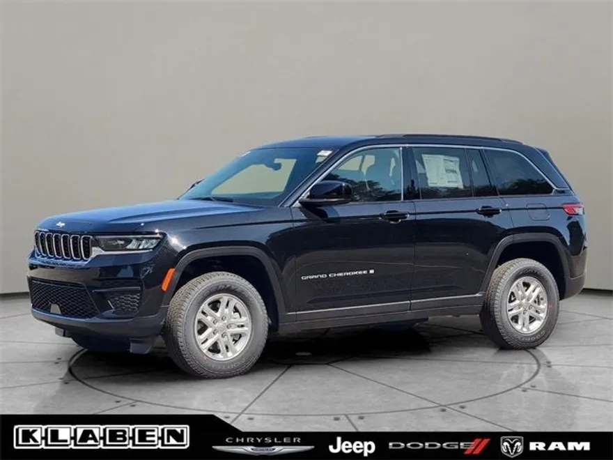 2025 Jeep Grand Cherokee Laredo photo 1