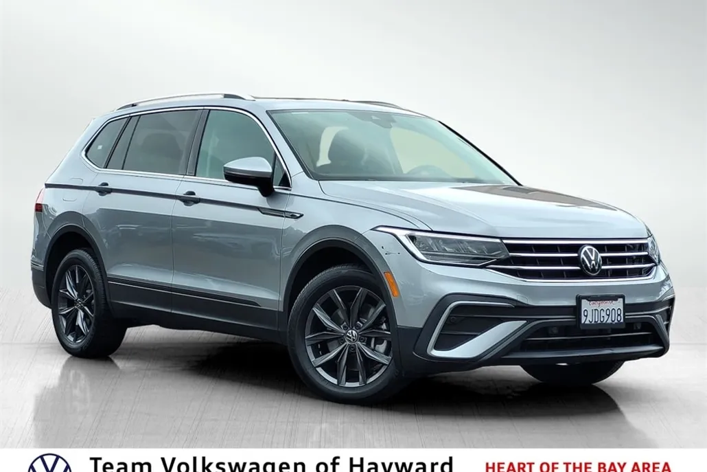 2023 Volkswagen Tiguan SE photo 1