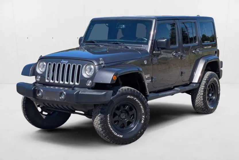 2017 Jeep Wrangler Unlimited Sahara photo 1