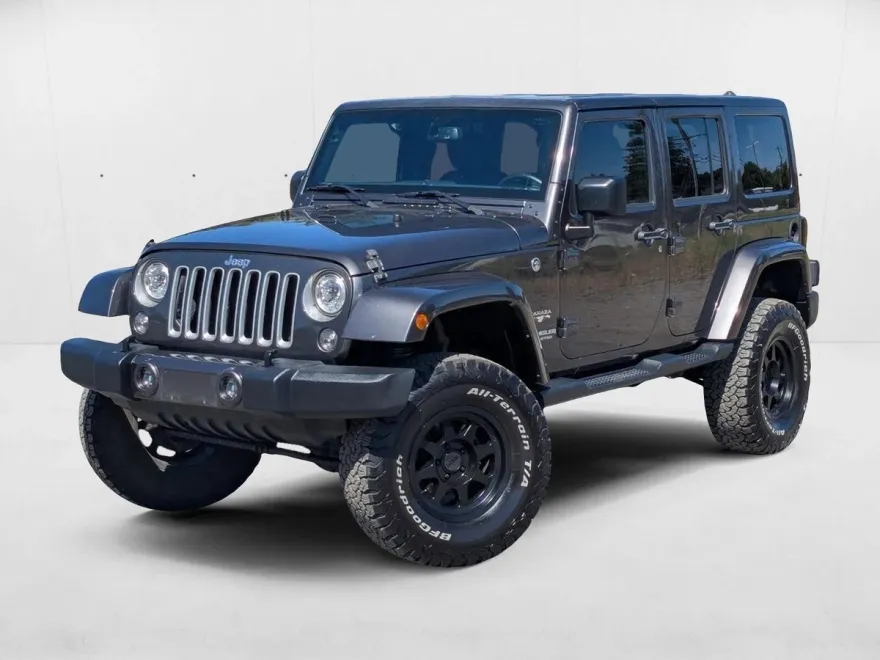 2017 Jeep Wrangler Unlimited Sahara photo 1