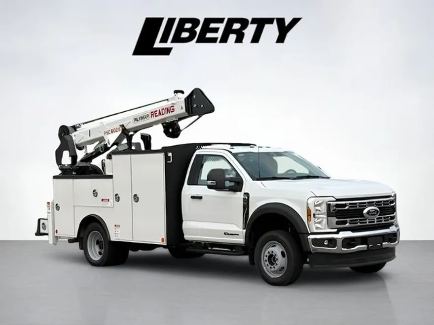 2025 Ford F-550 photo 1