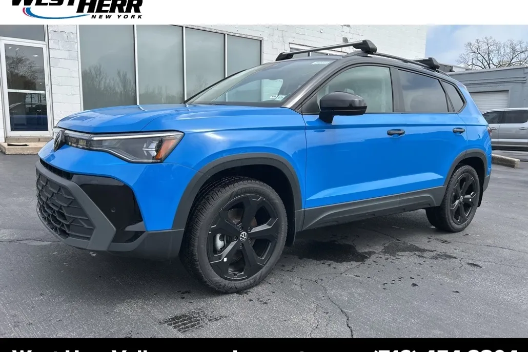 2025 Volkswagen Taos SE photo 1