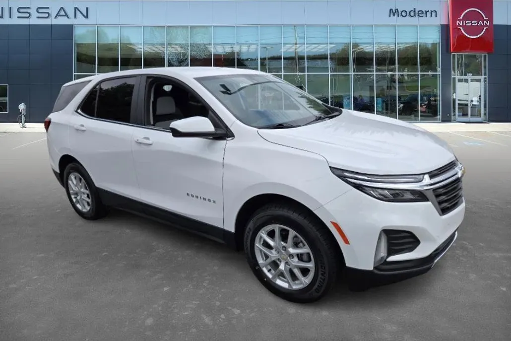 2023 Chevrolet Equinox LT photo 1