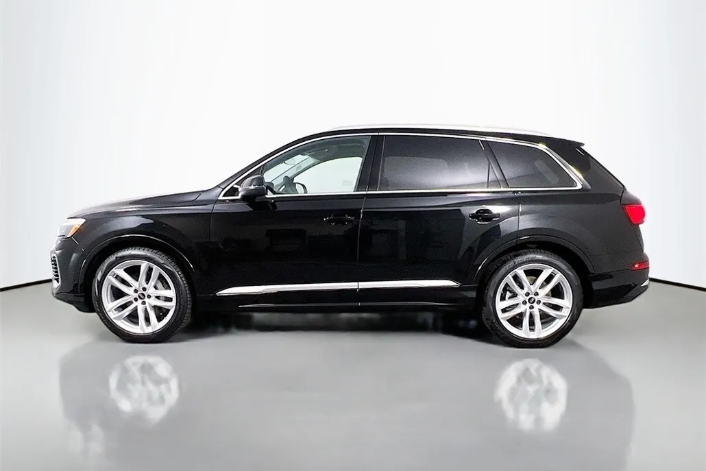 2025 Audi Q7 55 Premium Plus photo 1