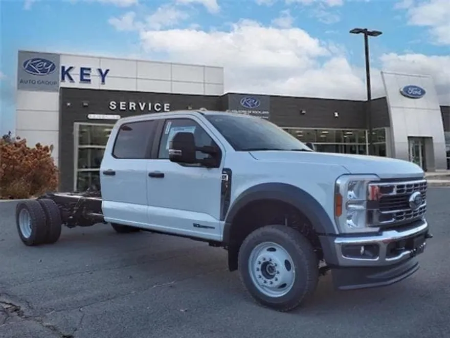 2024 Ford F-550 photo 1