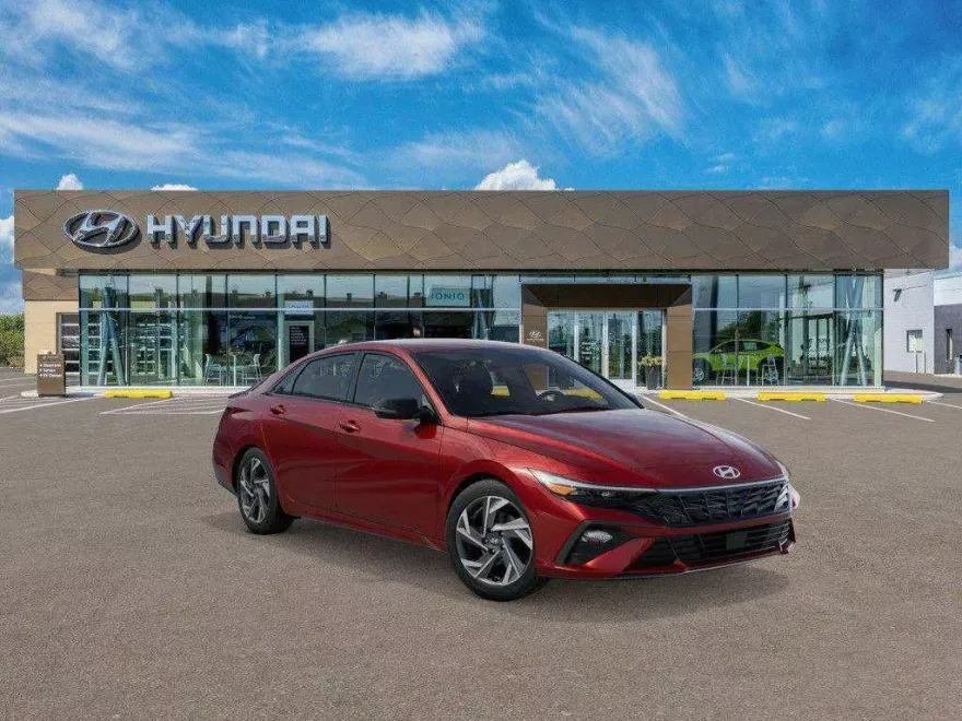 2025 Hyundai Elantra SEL Sport photo 1