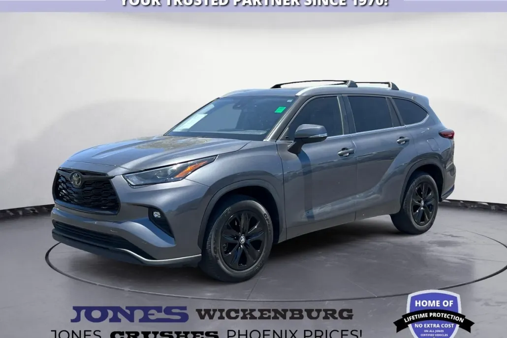 2023 Toyota Highlander L photo 1
